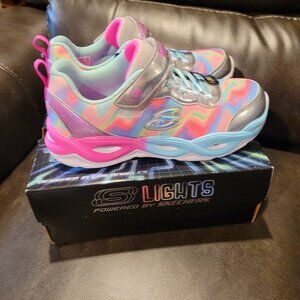 Girls sneakers